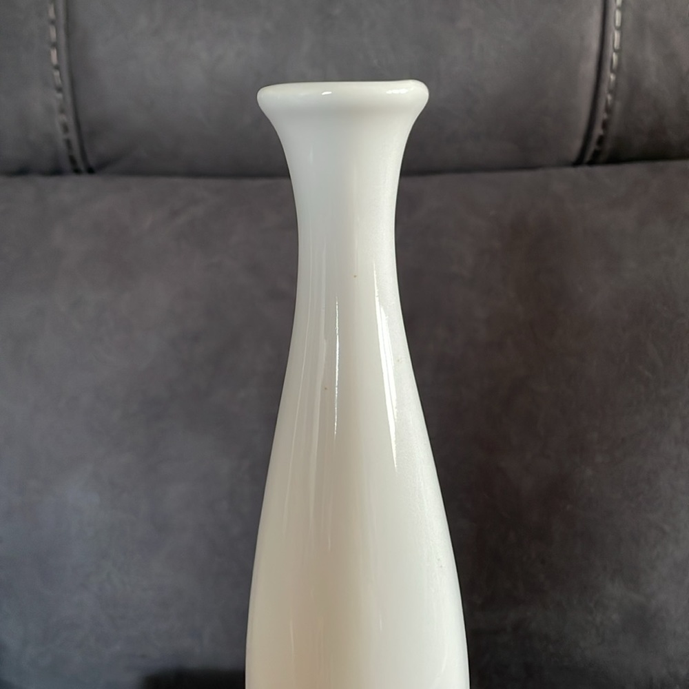 2004 Vintage Haeger White Vase Pre-Owned Excellent Condition (9) - Picture 5 of 6